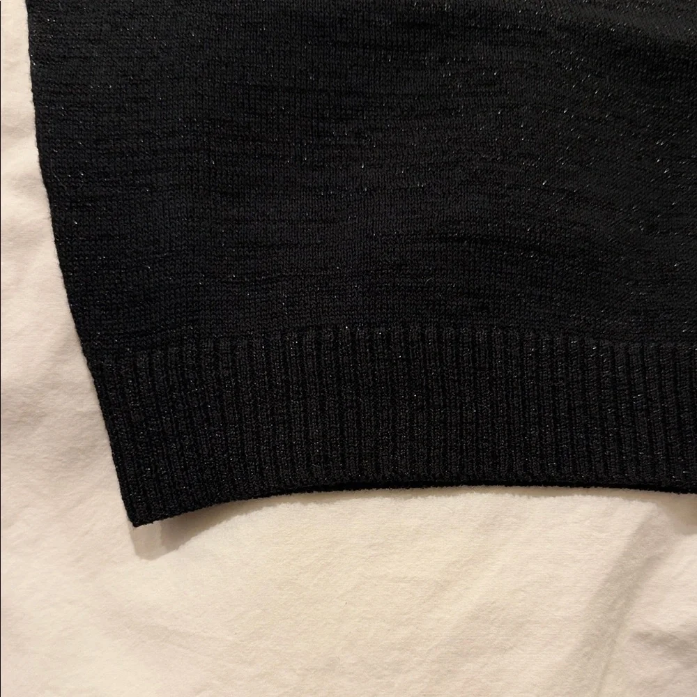 Elegant Black Sleeveless Sweater - Picture 3 of 5